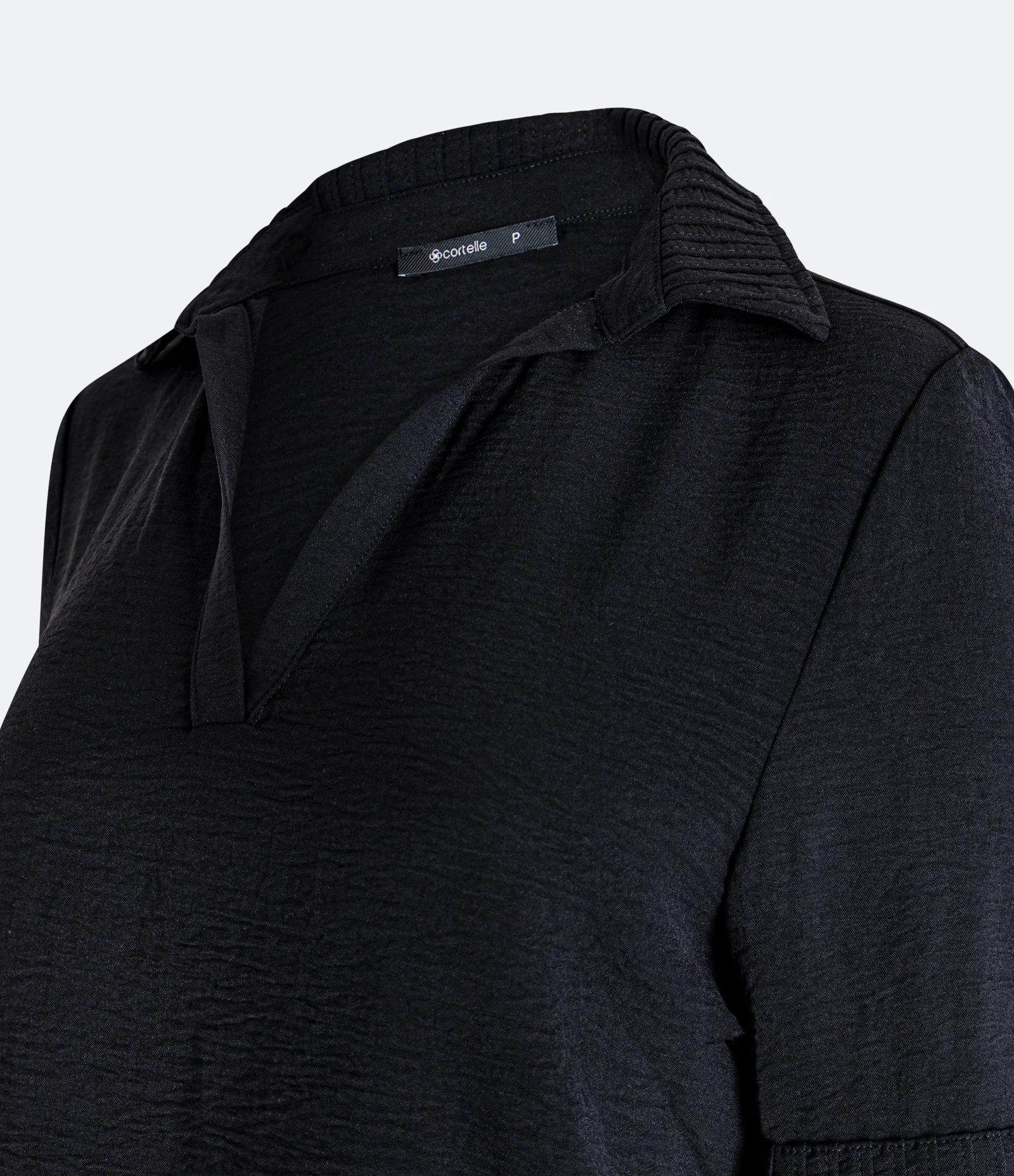 Blusa Manga Curta Airflow com Colarinho Texturizado Preto 2