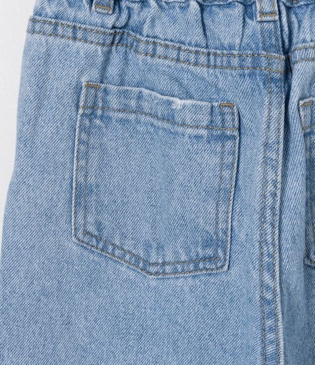 Calça Mom Infantil em Jeans com Rasgo no Joelho - Tam 5 a 14 Anos Azul 4