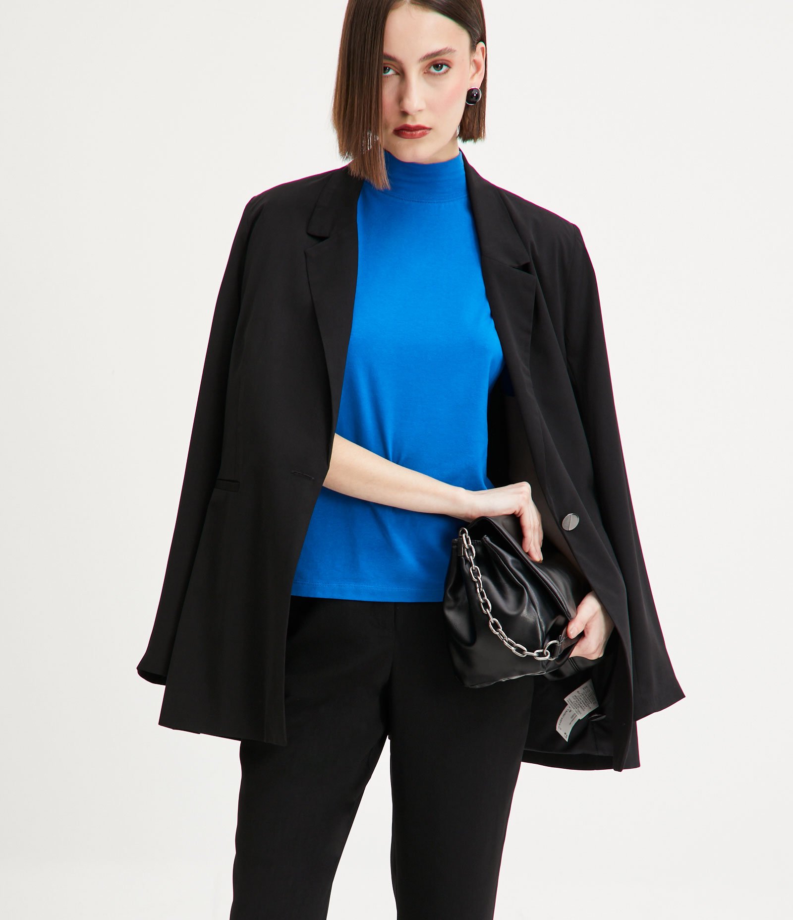 Blusa Básica em Algodão com Gola Alta 5