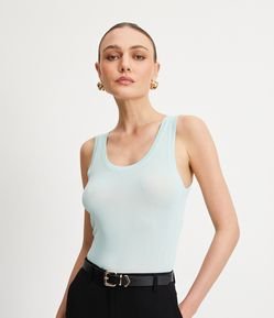 Blusa Sem Manga em Tricô Leve com Gola U