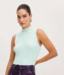 Blusa Regata Básica em Tricô com Gola Alta