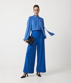 Calça Pantalona em Viscose com Elástico no Cós e Botões