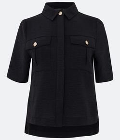 Camisa Texturizada com Bolsos Frontais e Botões Diferenciados