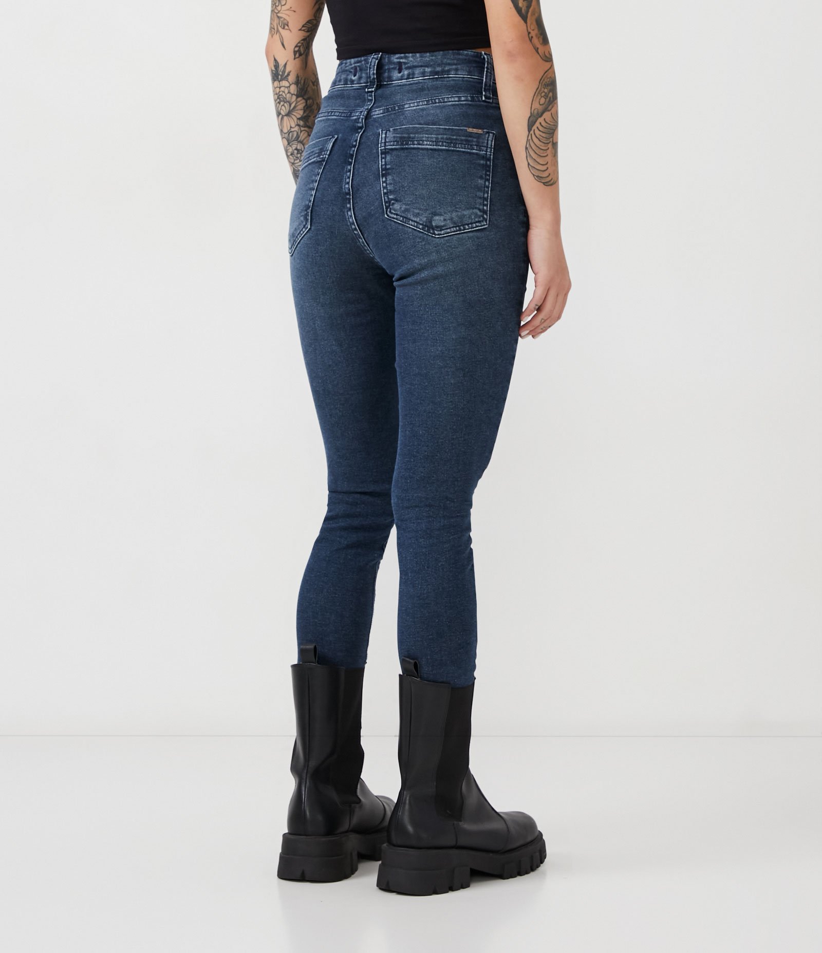 Calça Skinny em Jeans com Rasgos nos Joelhos Azul 3