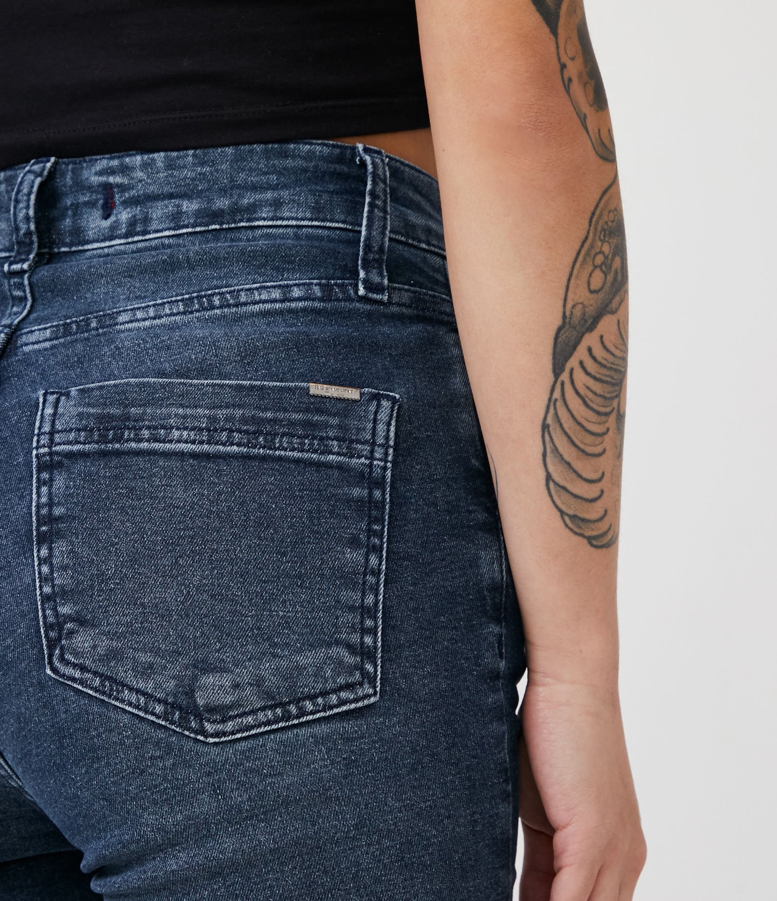 Calça Skinny em Jeans com Rasgos nos Joelhos Azul 5