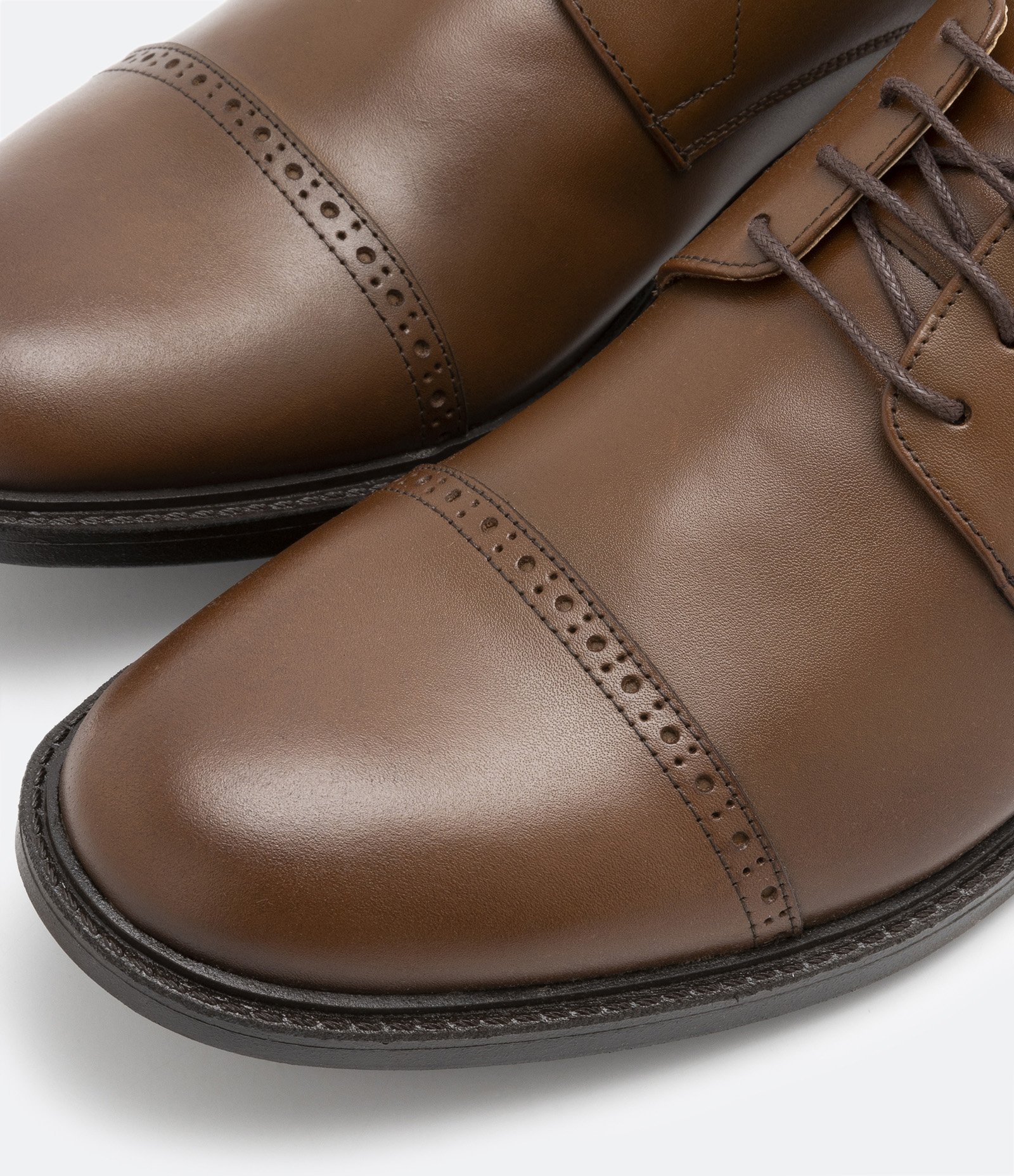 Sapato em Couro com Cadarço e Detalhe Brogue Marrom 3