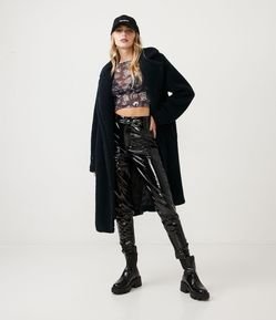 Calça Skinny em Material Sintético Vinil com Bolsos