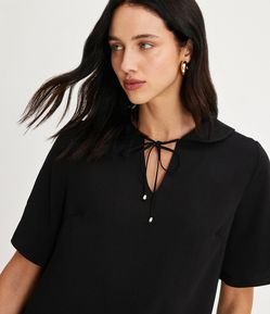 Blusa em Crepe com Gola Boneca com Lacinho
