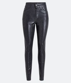 Calça Skinny em Sarja Resinada com Estampa Animal Print Onça
