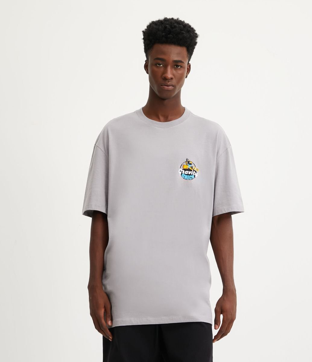 Nike t shirt em 2023  Foto de roupas, T-shirts com desenhos, Confecção de  camisas