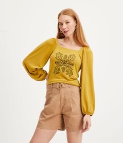 Blusa em Algodão com Bordado Frontal e Manga Bufante