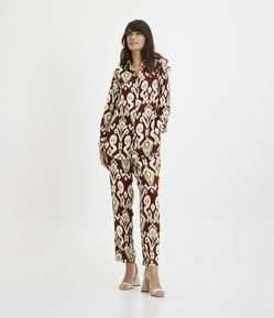 Calça Reta Fluida em Viscose com Estampa Étnica