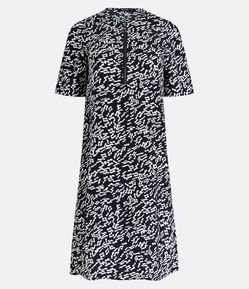 Vestido Curto com Zíper no Decote e Estampa Abstrata