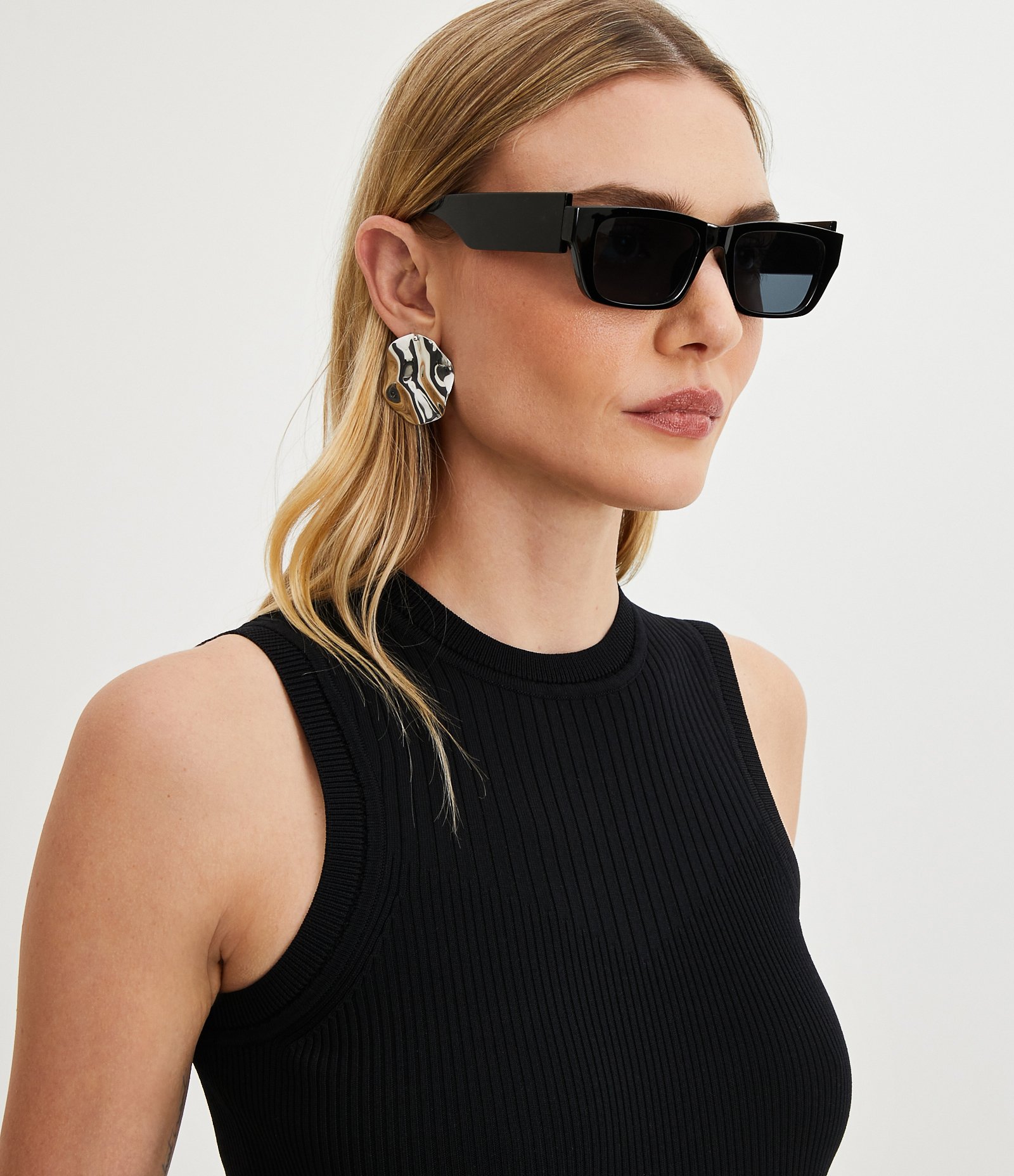 Blusa Sem Manga em Tricô com Ponto Diferenciado 1