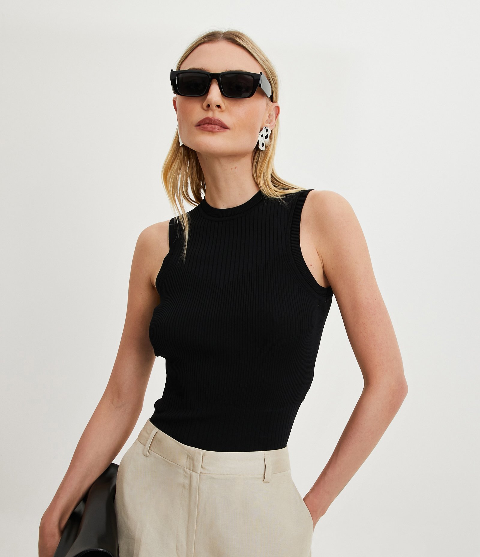 Blusa Sem Manga em Tricô com Ponto Diferenciado 2