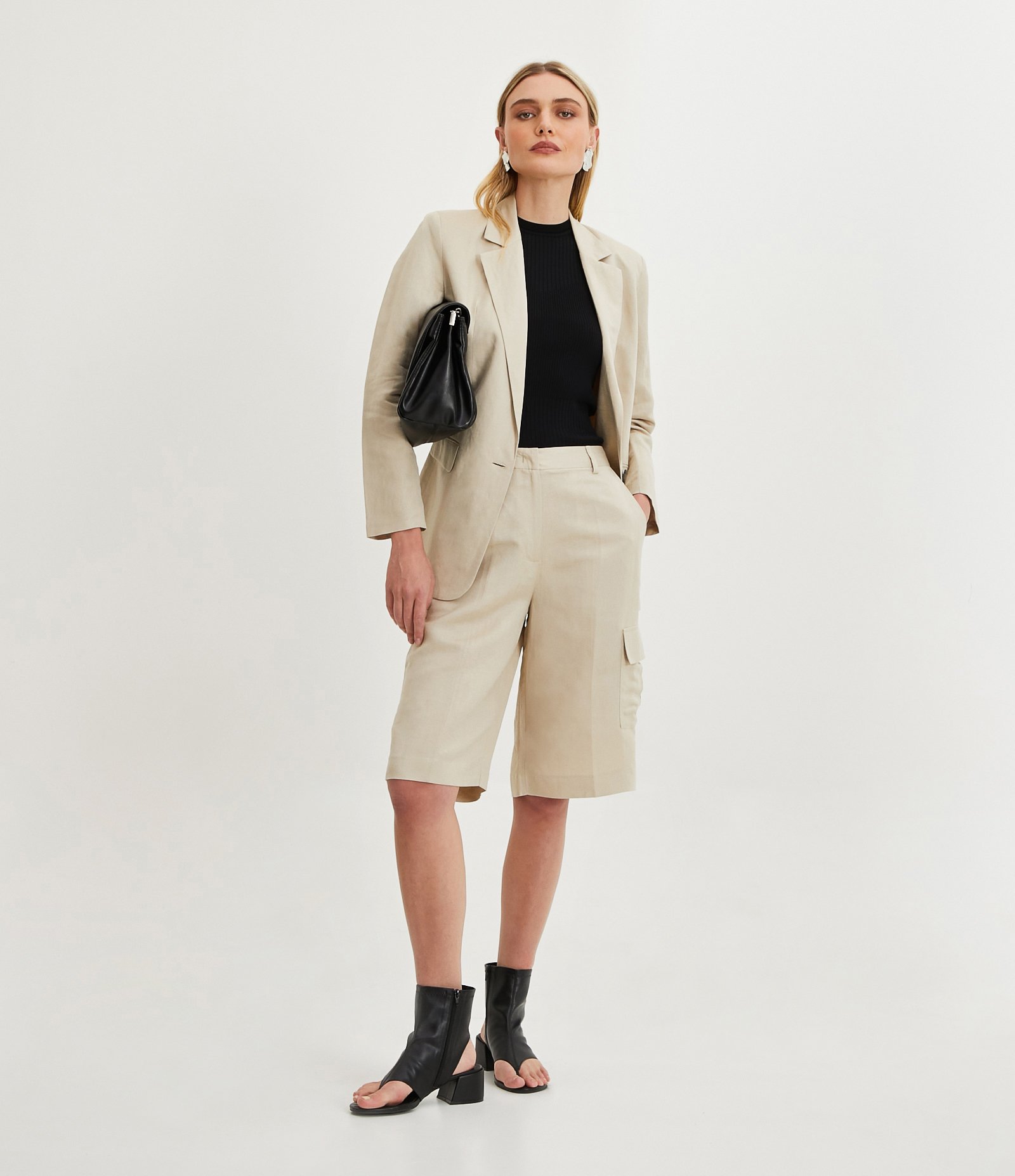 Blusa Sem Manga em Tricô com Ponto Diferenciado 3