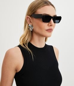 Blusa Sem Manga em Tricô com Ponto Diferenciado