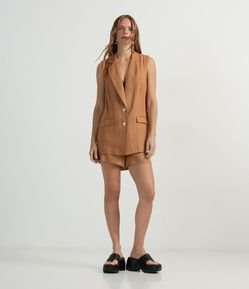 Short em Viscolinho com Dobras Sobrepostas