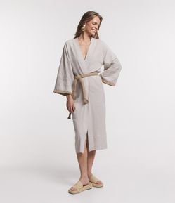 Kimono em Viscose com Franjas e Cordão para Amarração
