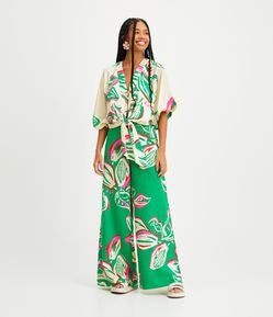 Calça Pantalona em Linho com Bolsos e Estampa Cacau
