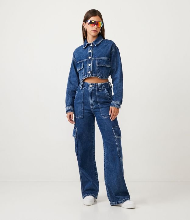 Jaqueta Cropped em Jeans com Bolsos Arredondados Azul 2