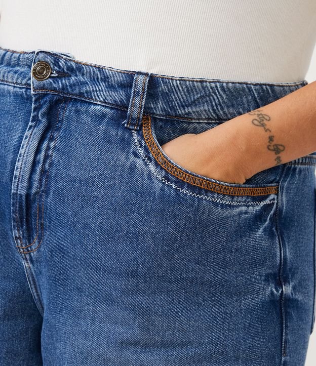 Pantalón Mom Jeans con Bolsillo Bordado Curve & Plus Size Azul 4