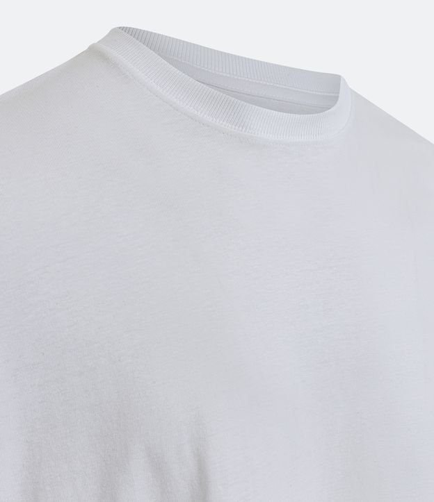Camiseta Comfort Básica em Meia Malha com Etiqueta na Manga Branco Neve 7
