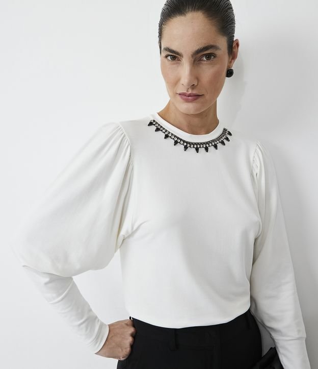 Blusa en Algodón con Pedrería en el Cuello Blanco Nieve 5
