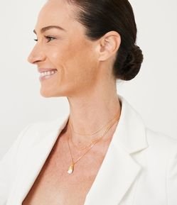 Colar Camadas em Metal com Pingente de Gota