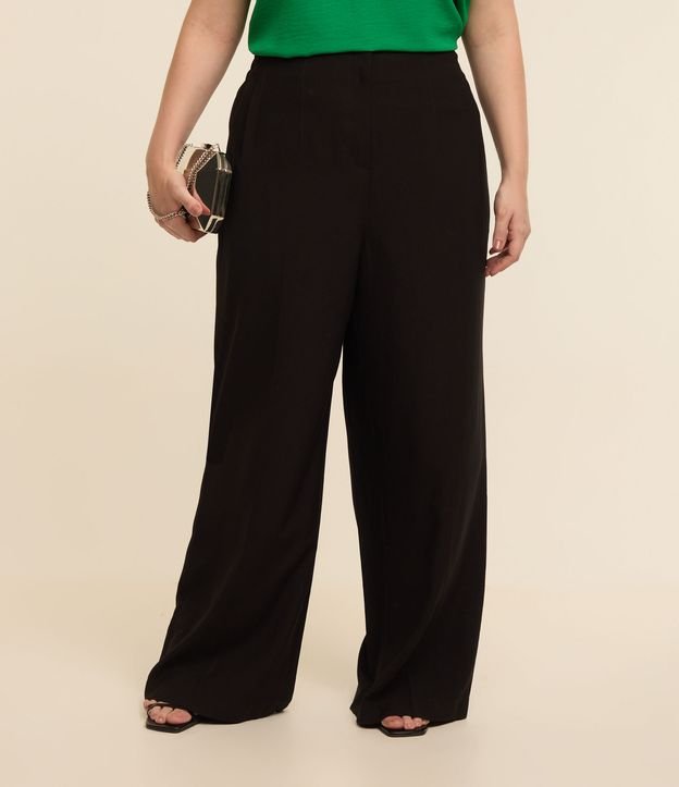 Calça Wide Leg em Alfaiataria Curve & Plus Size