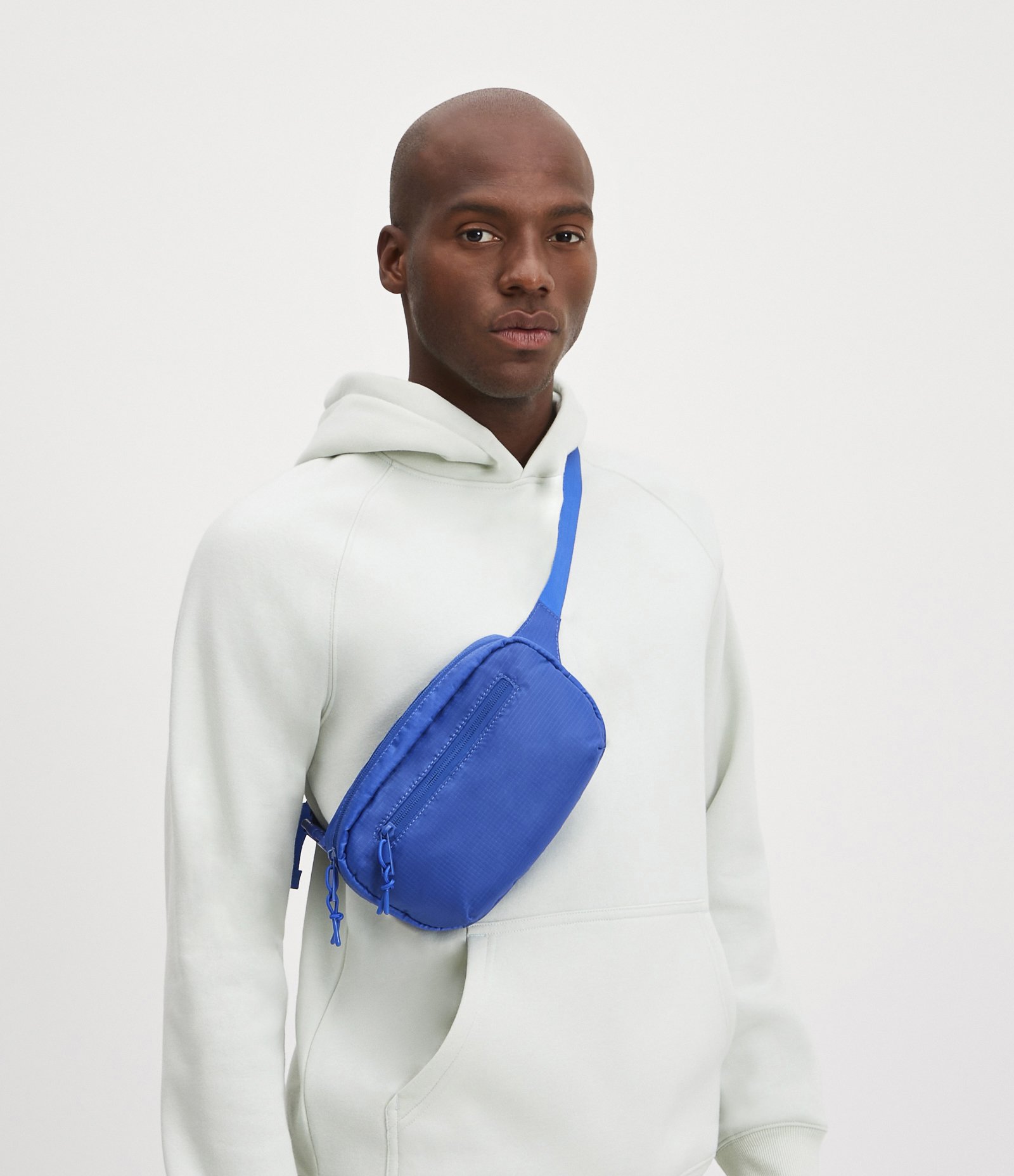 Pochete com Alça Transversal e Bolsos com Zíper Azul 1
