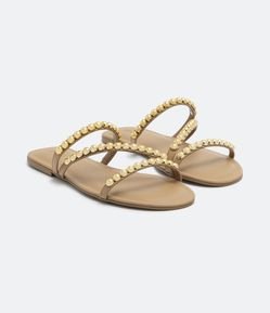 Sandália Rasteira com Tachas nas Tiras