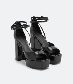 Sandália Meia Pata com Efeito de Verniz