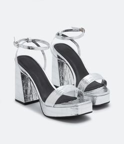 Sandália Meia Pata Metalizada com Textura Croco