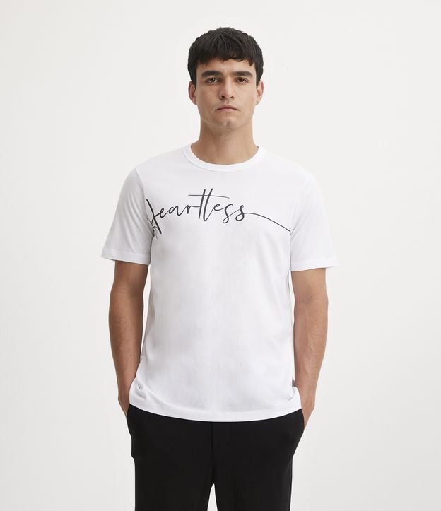 Camiseta Slim em Algodão com Lettering Heartless - Cor: Branco Neve - Tamanho: GG