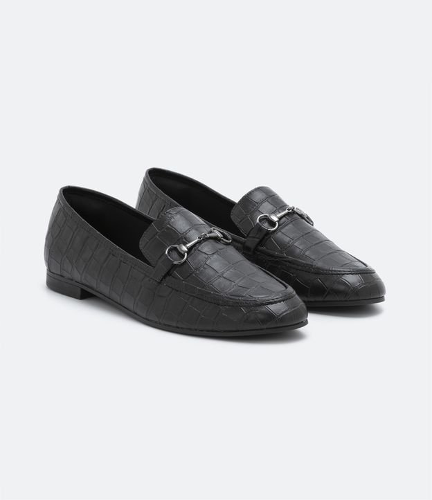 Sapato Loafer com Textura Croco e Bridão no Cabedal Preto 3