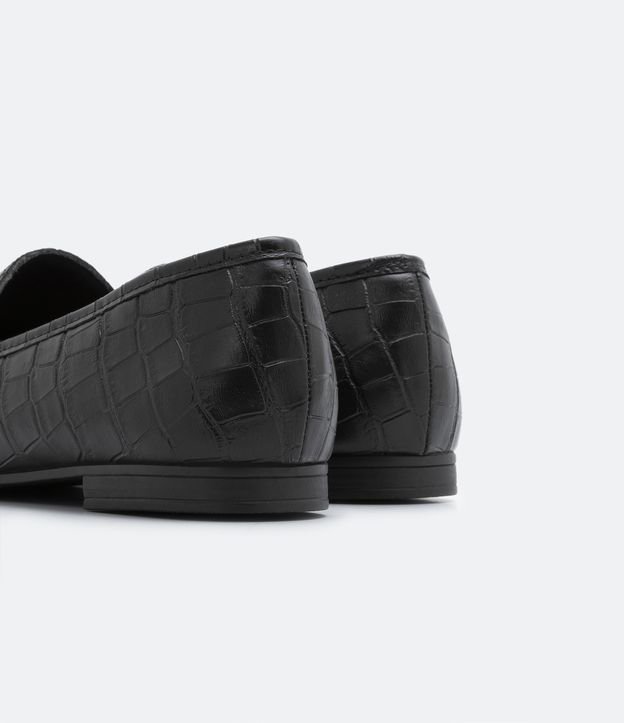 Sapato Loafer com Textura Croco e Bridão no Cabedal Preto 4