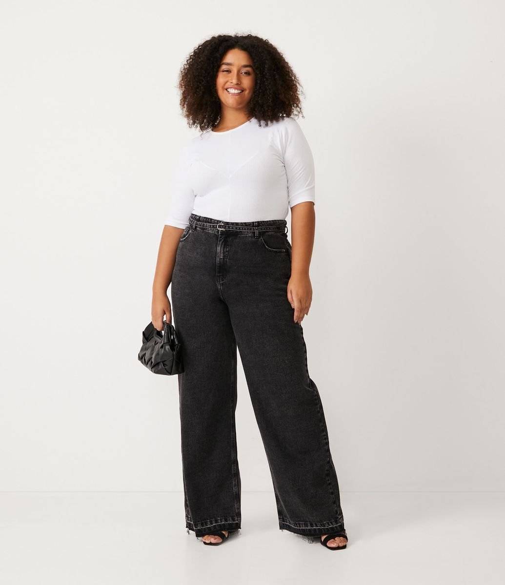 Calça Wide Leg Jeans com Cinto e Fivela Curve & Plus Size Preto