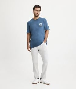 Calça Comfort em Sarja com Cordão e Bolsos