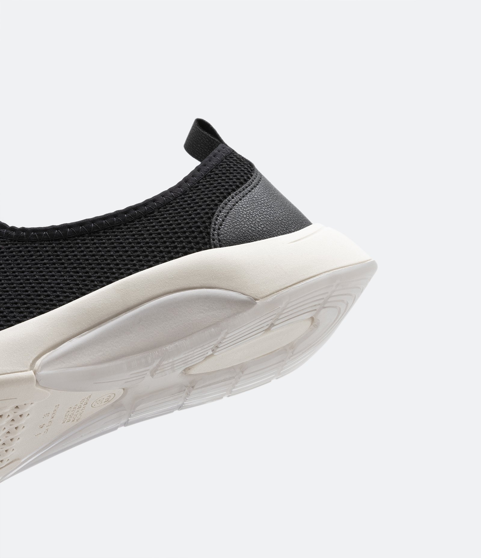 Tênis Knit Têxtil com Solado Diferenciado Preto 4