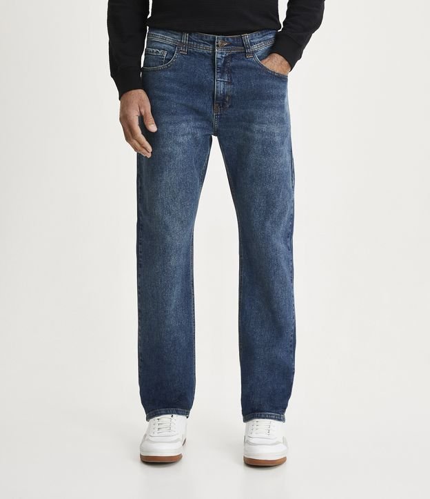 Calça Reta Básica Jeans com Elastano e Pesponto Contrastante Azul Médio 2