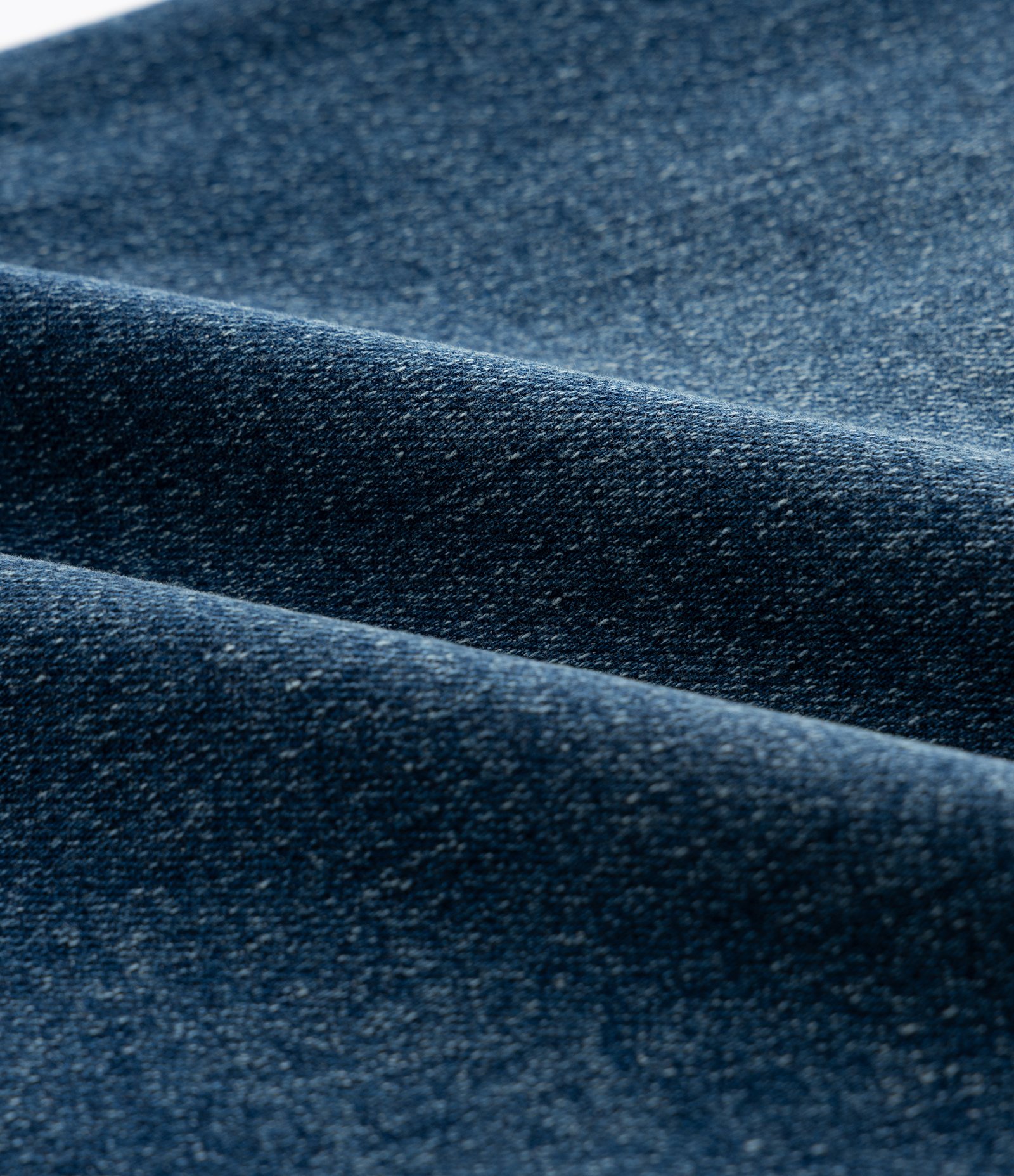 Calça Reta Básica Jeans Denim e Pesponto Contrastante Azul Médio 7