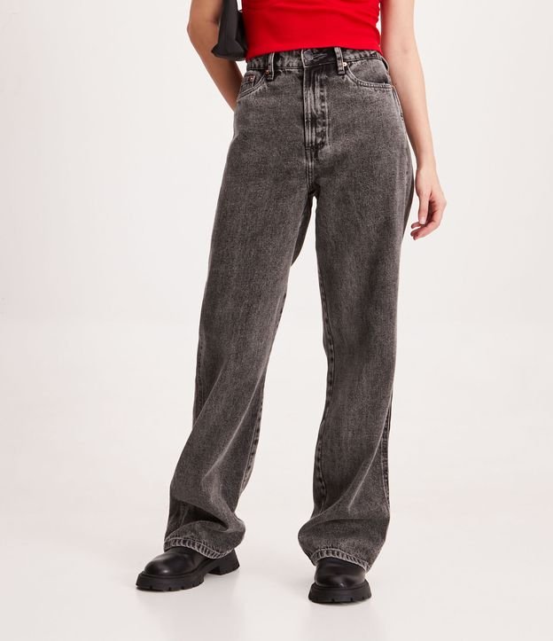 Calça Wide Leg Cintura Alta em Jeans Estonado com Bolsos Preto Estonado 2