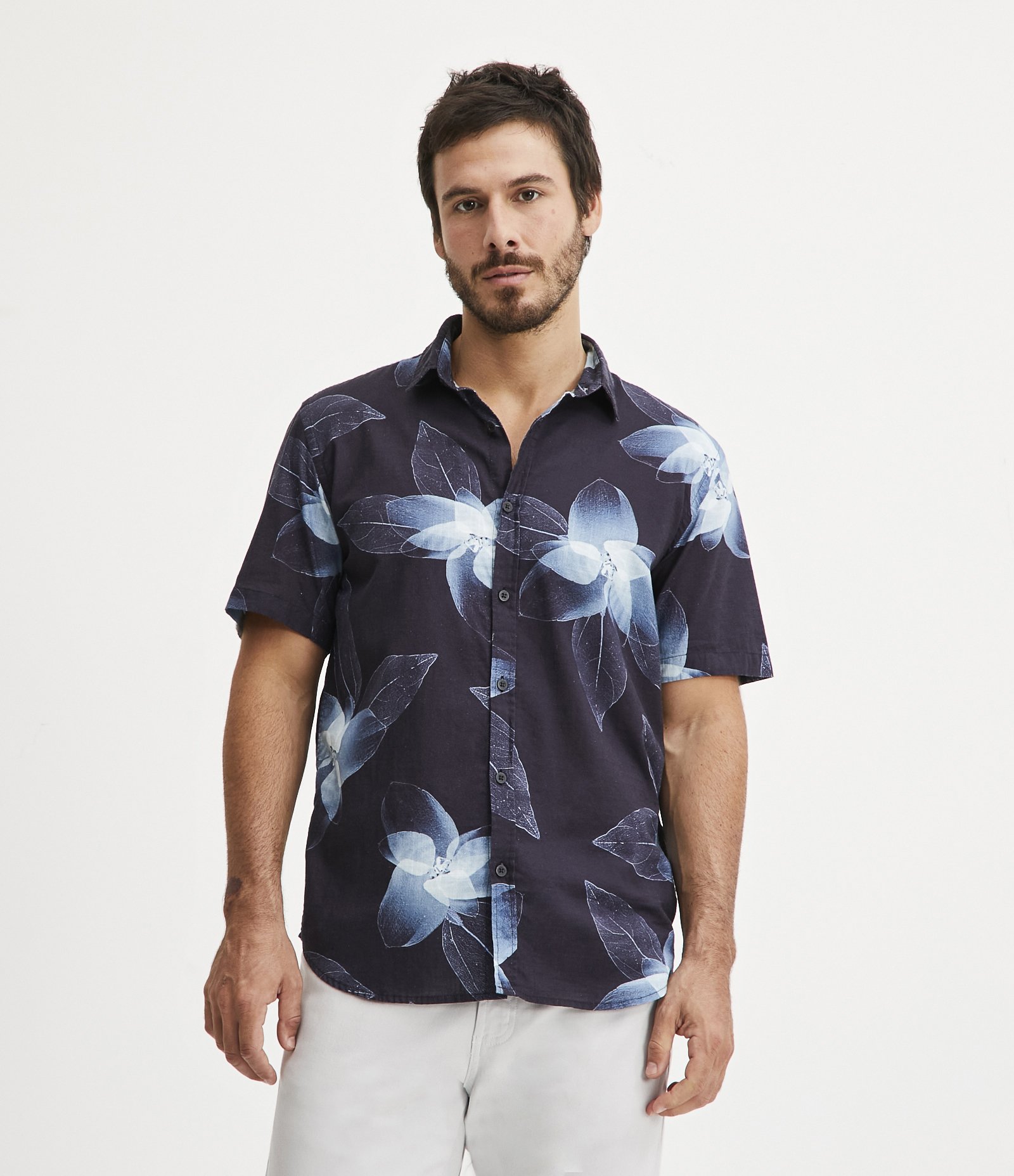 Camisa Comfort em Algodão com Estampa Floral Preto 1