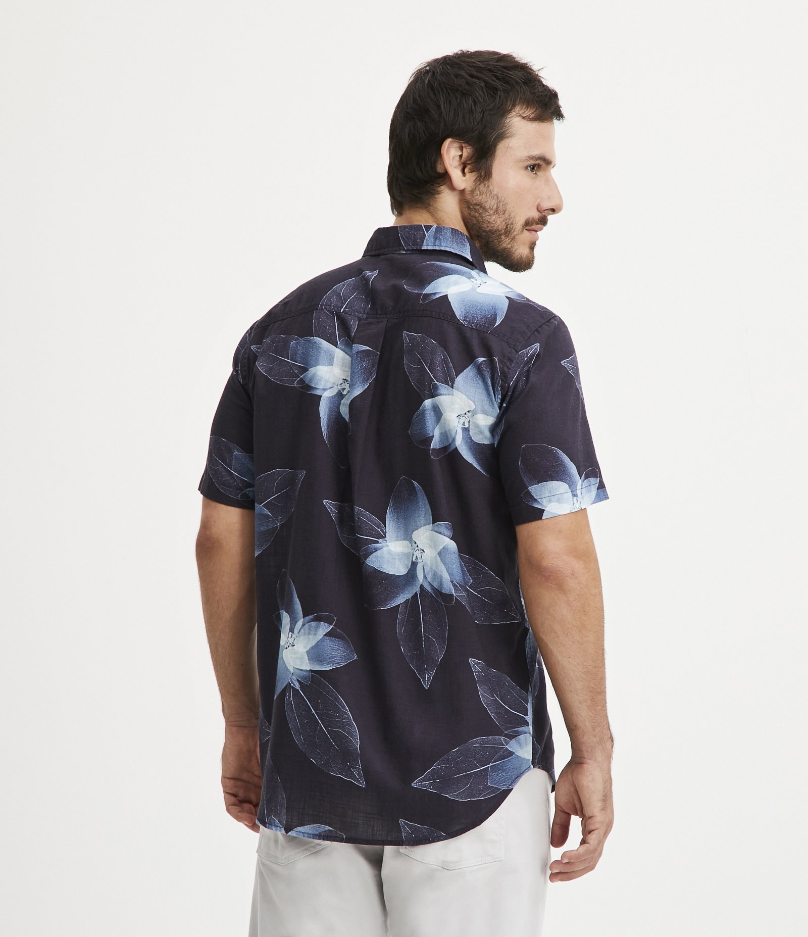 Camisa Comfort em Algodão com Estampa Floral Preto 3