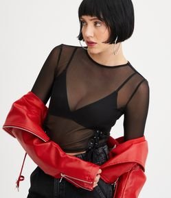 Blusa Cropped em Tule com Manga Longa e Ilhós na Barra