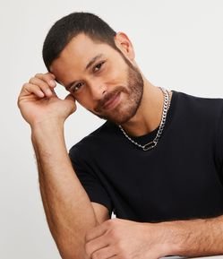 Colar em Metal com Mix de Texturas