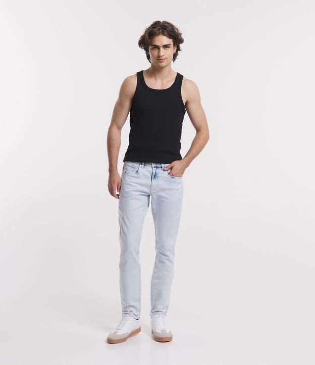 Calça Skinny Cropped Jeans Delavê com Puídos e Barra Dobrada - Cor: Azul - Tamanho: 42