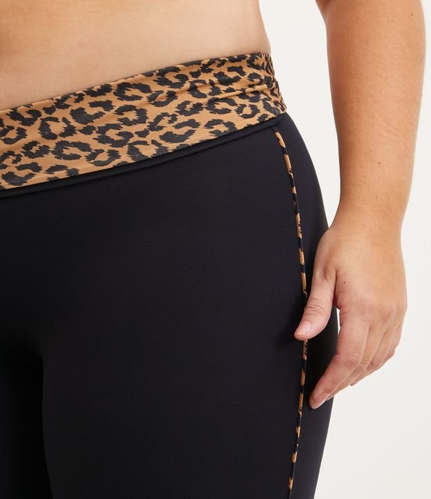 Calça Legging Esportiva em Poliamida com Estampa Animal Print Onça Curve & Plus  Size Preto