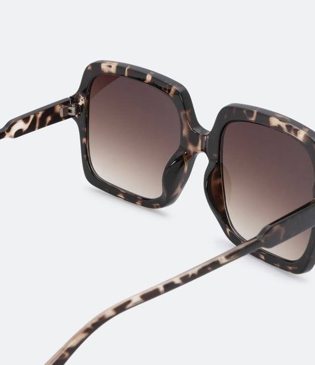 Óculos de Sol Quadrado com Shape Maxi e Lentes Degrade Marrom 3